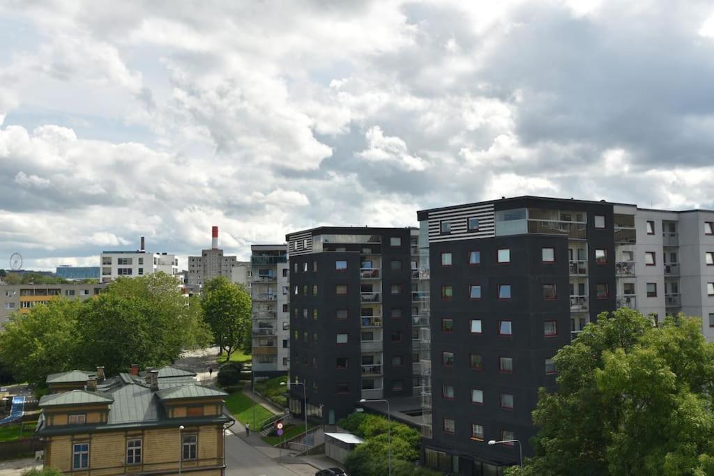 Kahe Magamistoaga Ja Suure Elutoaga 3-Toaline Korter Vaatega Tallinna Aerikeskusele Exterior foto