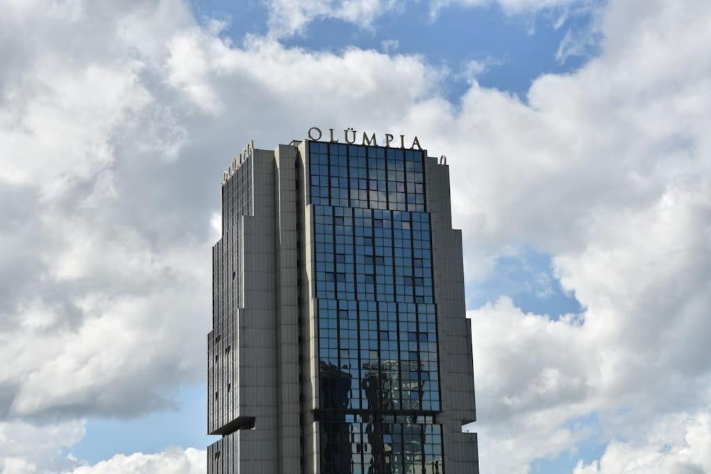 Kahe Magamistoaga Ja Suure Elutoaga 3-Toaline Korter Vaatega Tallinna Aerikeskusele Exterior foto